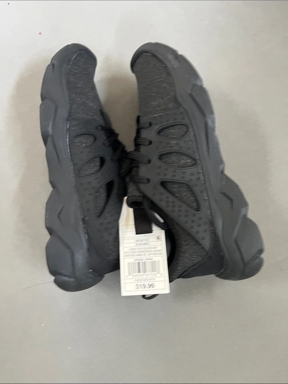 Casual Black kids size 1 Knit Sneakers - cat n Jack